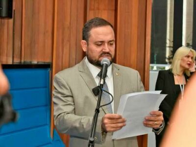 Imagem da notícia Zé Galdino é reconhecido pelo Dep.Estadual Márcio Fernandes, por ação social do Rancho dos Tropeiros em Figueirão